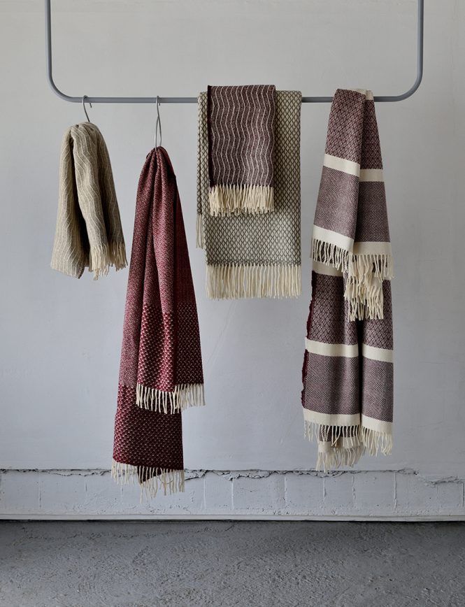 ancomple-woolblanket-bordeaux-beige-hunger+